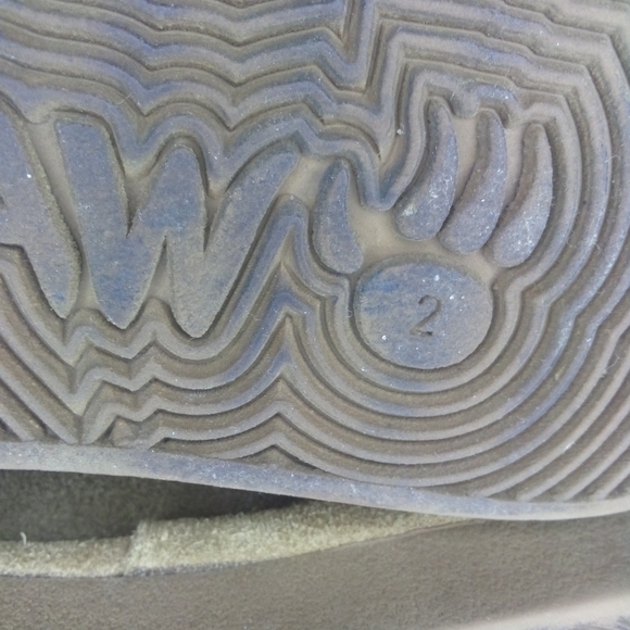 Bearpaw Girls Emma Short Mushroom Suede Shearling-lined Boots - Picture 13 of 14